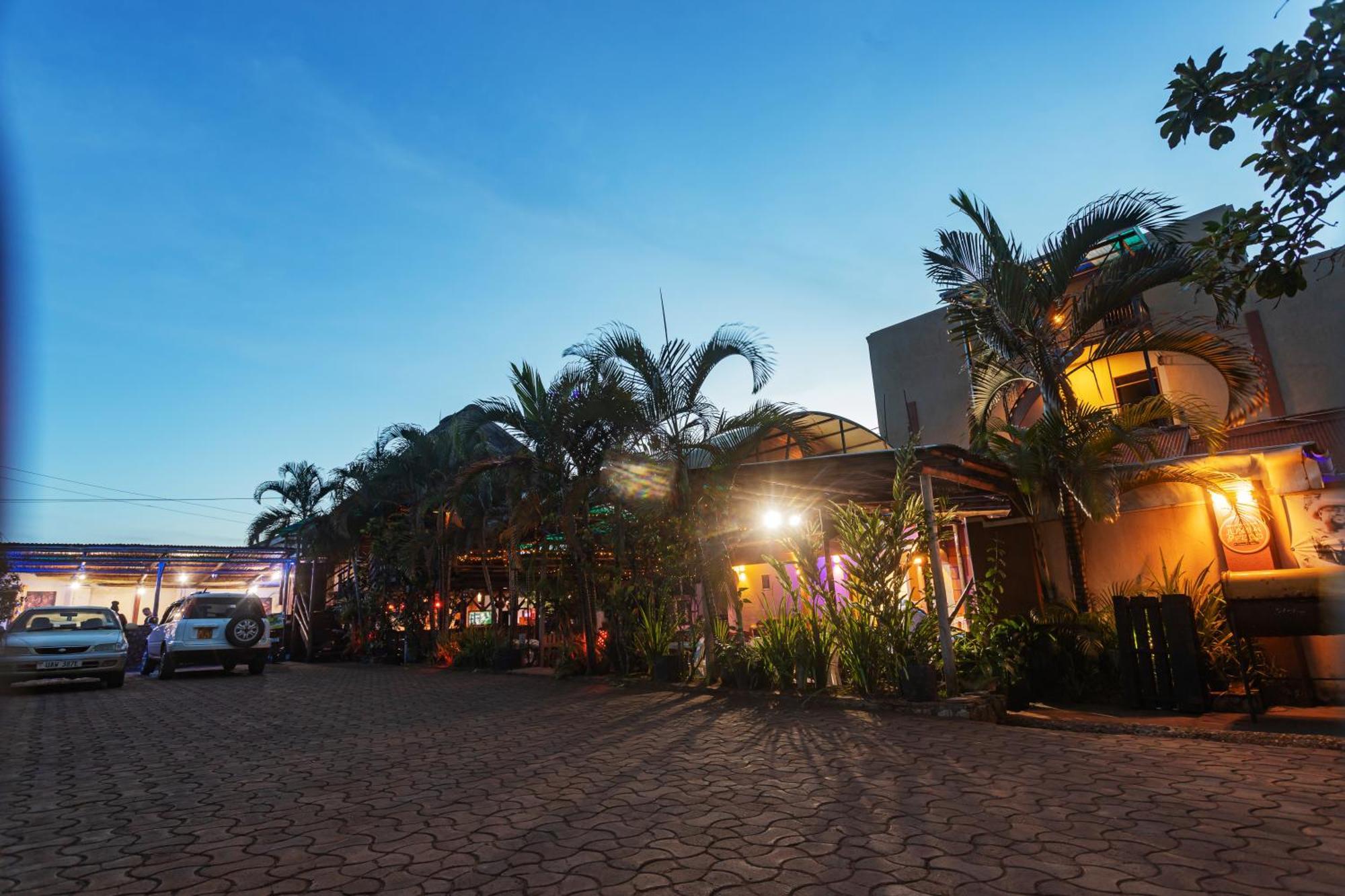 Hotel Ambrosia Heights Entebbe Exterior foto