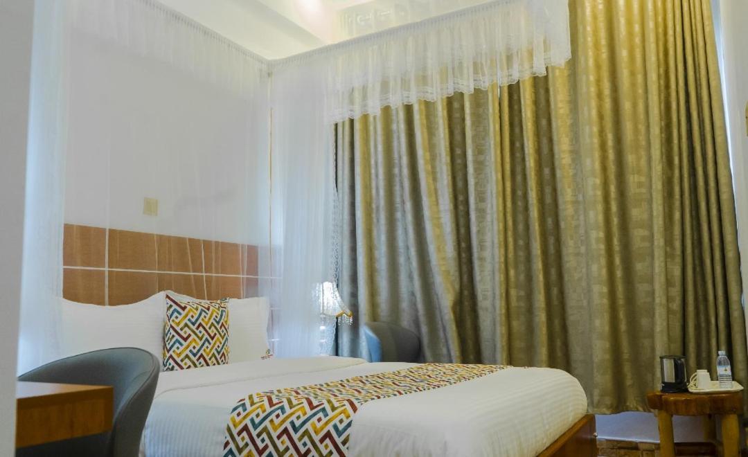 Hotel Ambrosia Heights Entebbe Exterior foto